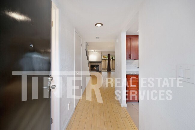 Building Photo - 9118 Madison Green Ln