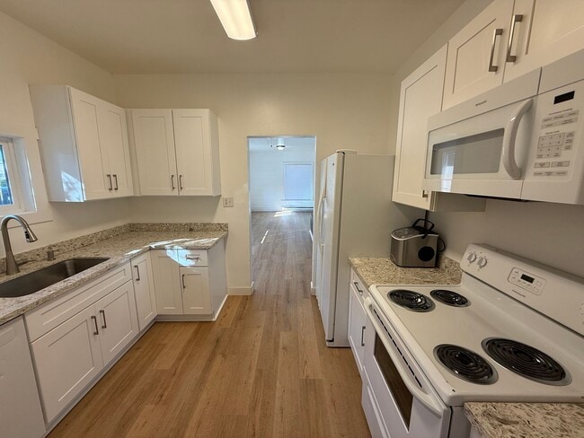 Building Photo - 3 Bed 1.5 Bath Pet Friendly Home in Monroe