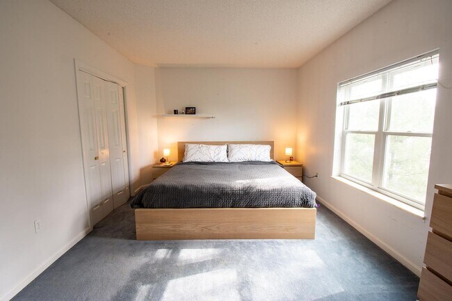 Building Photo - 655 Concord Ave