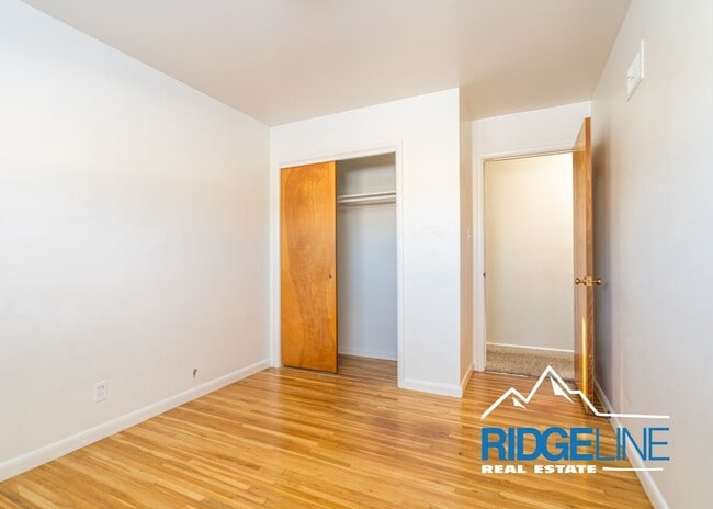 Building Photo - 204 19th Ave NW