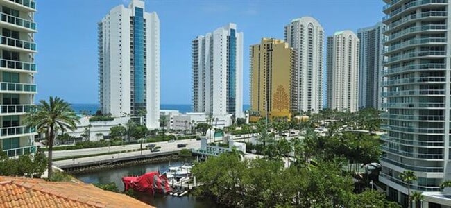 Building Photo - 200 Sunny Isles Blvd