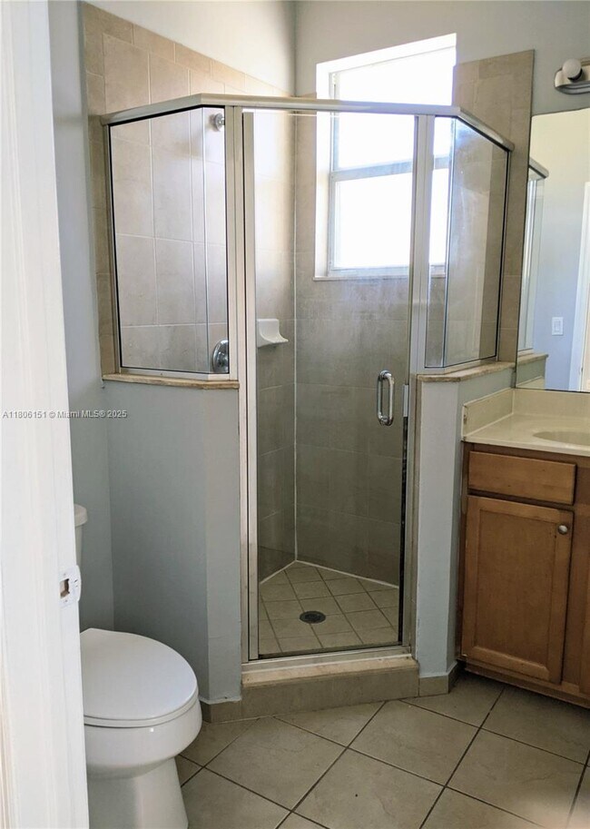 Building Photo - 9372 SW 171st Ct