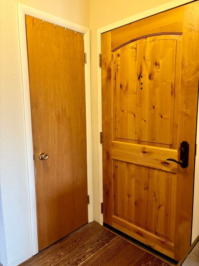 Building Photo - 1 Bed 1 Bath Condo in the heart of Down Town!