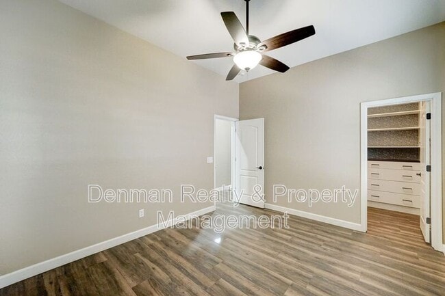 Building Photo - 1357 N Drexel