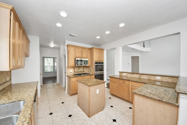 Building Photo - 1605 Spring Glen Ln