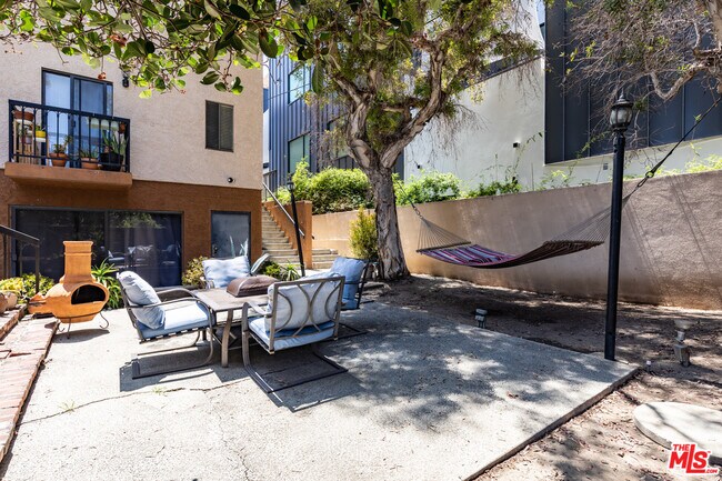 Building Photo - 2480 Penmar Ave