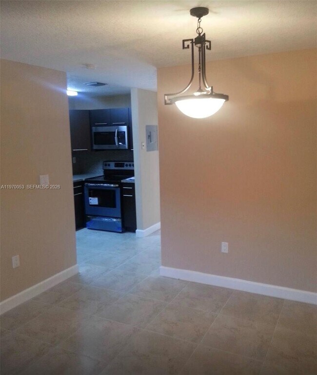 Building Photo - 6435 SW 130th Ave