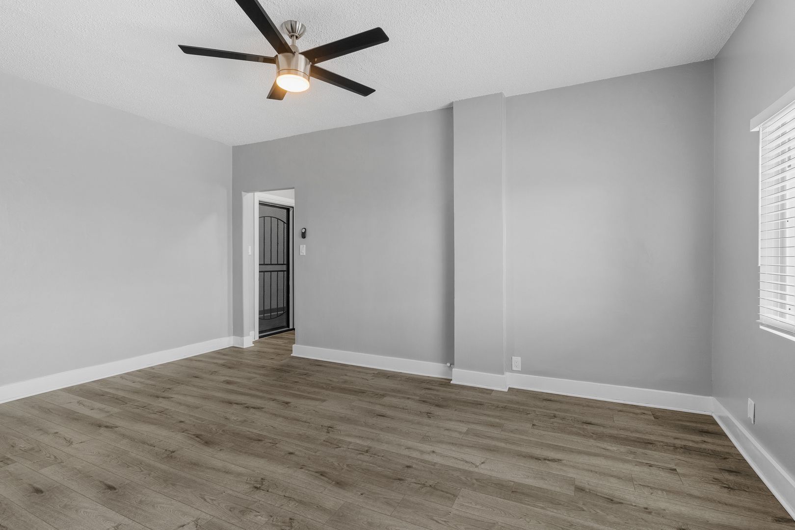 Building Photo - 1424 Chestnut Ave