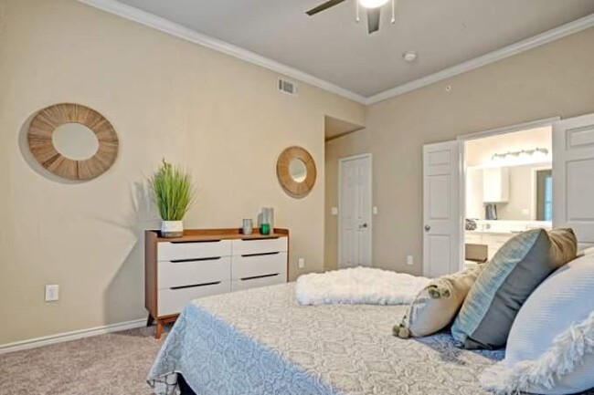 Building Photo - 1 bedroom in Austin TX 78726