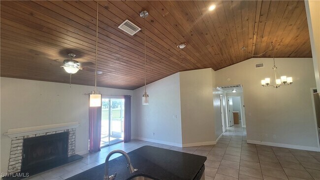 Building Photo - 1205 SW 21st Terrace