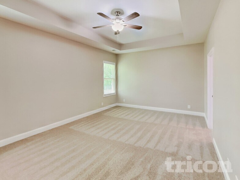 Building Photo - 124 Lucerne Ln