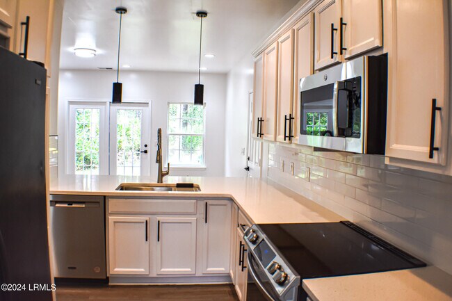 Building Photo - 43 Blue Haw Ct