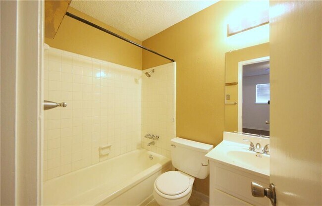 Building Photo - 12313 Willow Wild Dr