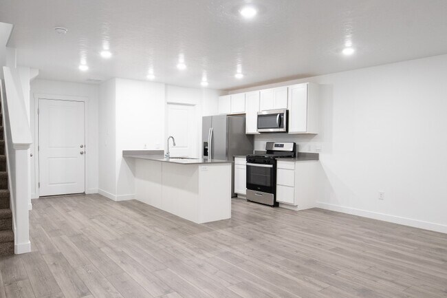 Building Photo - 977 Jack Dr