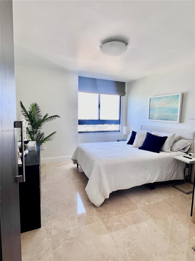 Building Photo - 1330 West Ave