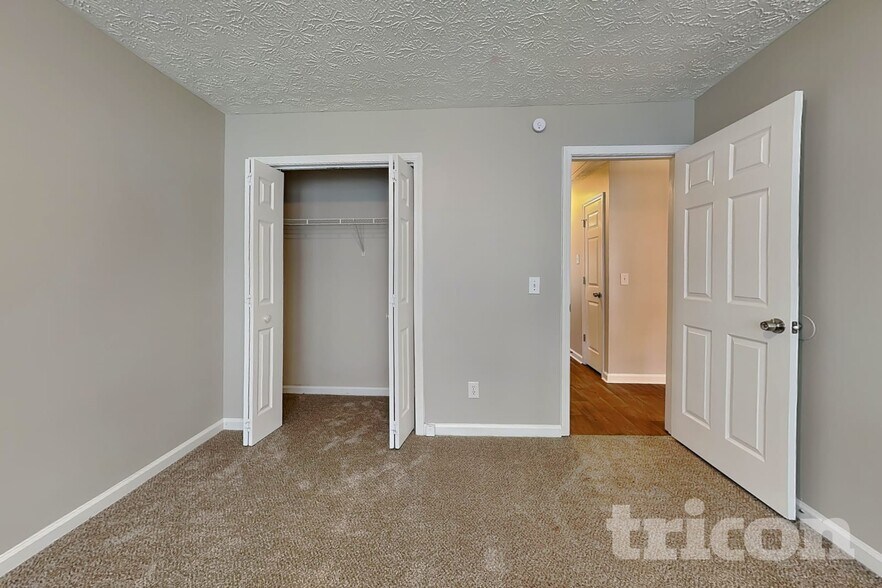 Building Photo - 2473 Insdale Trce NW