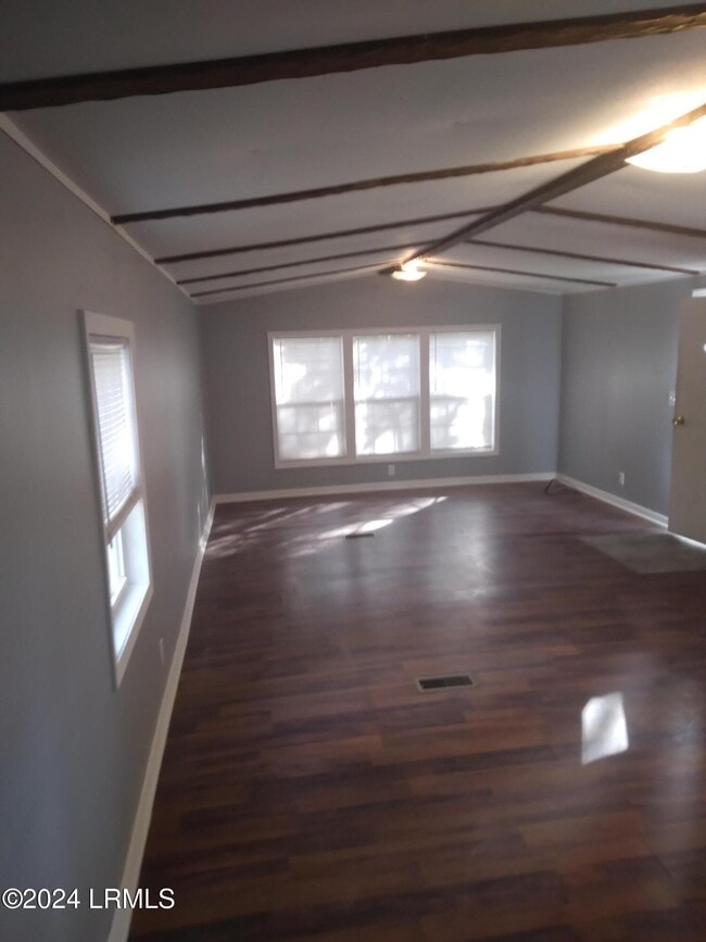 Building Photo - 107 Bonaire Cir S