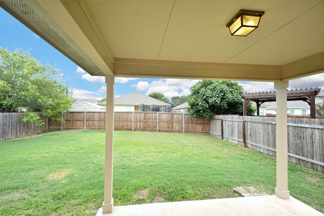 Building Photo - 2121 Sinclair Dr
