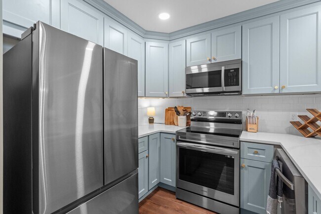 Building Photo - Shore Thing: Seasonal Beachfront Rental (Nov 1 - February 28, 2026)