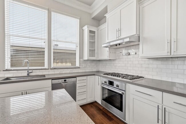 Building Photo - 9614 Riddlewood Ln