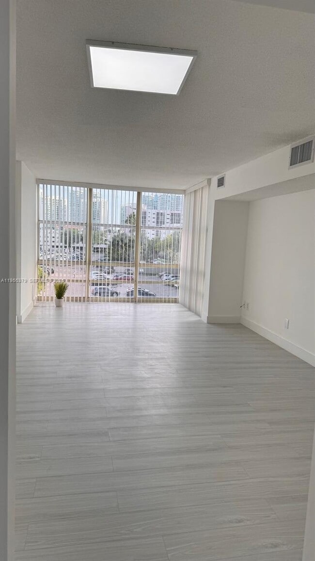 Building Photo - 200 172nd St