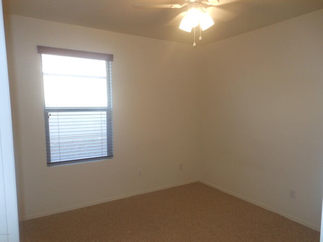 Building Photo - 17770 W Red Bird Rd