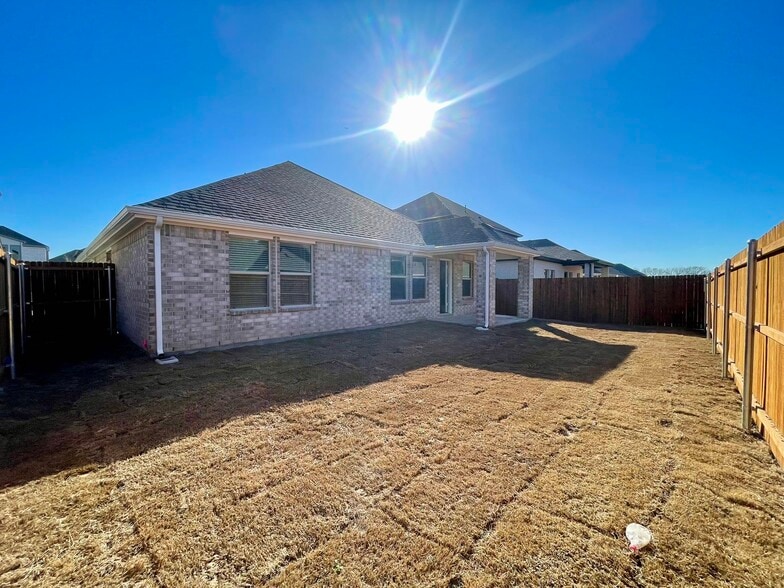 Building Photo - 1203 Mahogany Dr