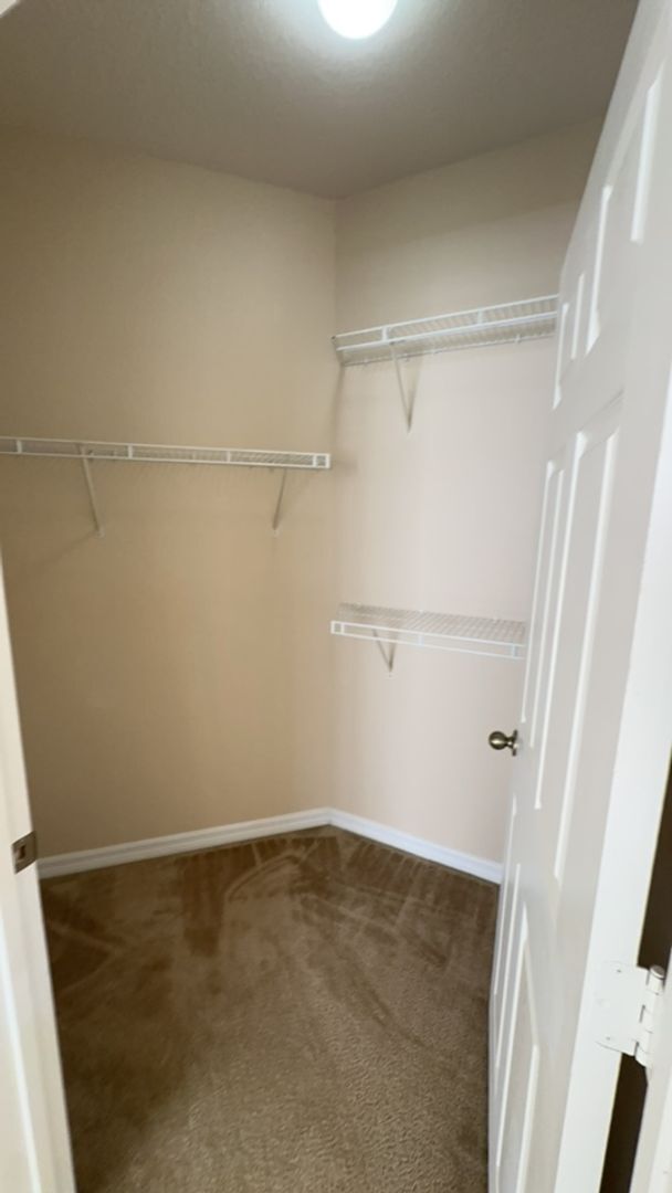 Building Photo - 3 BEDROOM 2 BATH 2 CAR GARAGE CONDO