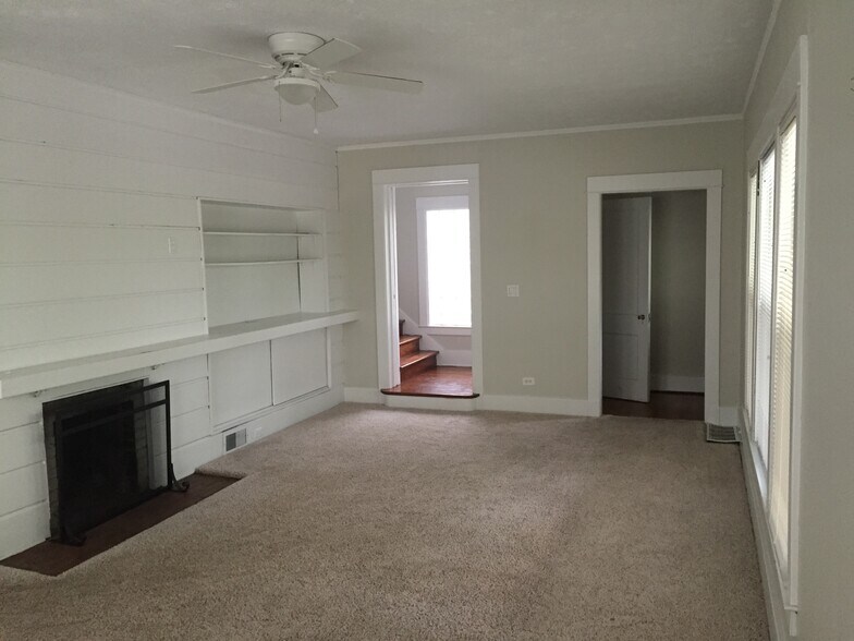 Building Photo - 1919 Plainfield Ave NE