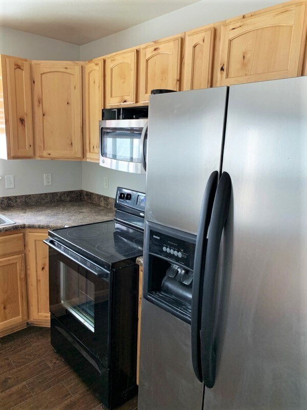 Building Photo - 3938 S Lake Vista Dr