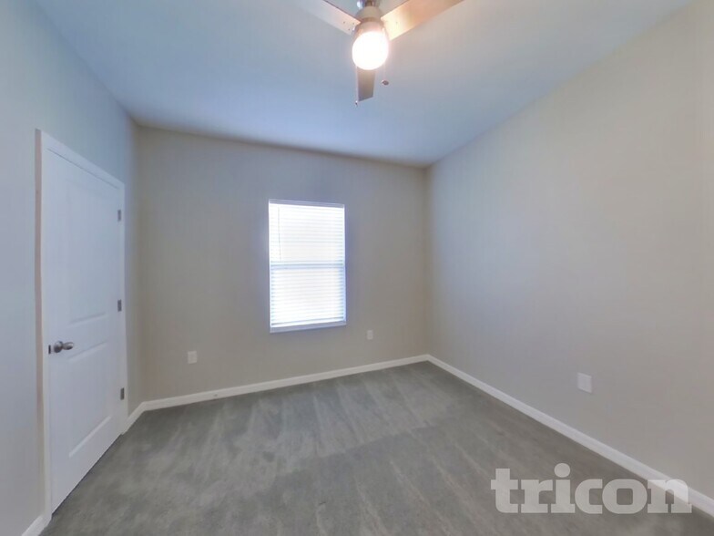 Building Photo - 2996 Neverland Dr