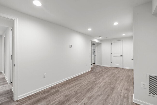 Building Photo - 3BR/4BA - Silver Spring Rambler on Quiet Cul-de-Sac Near Sligo Creek Park