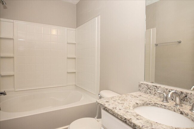 Building Photo - Newly Renovated 3/2 Townhome in Quiet Decatur Neighborhood!