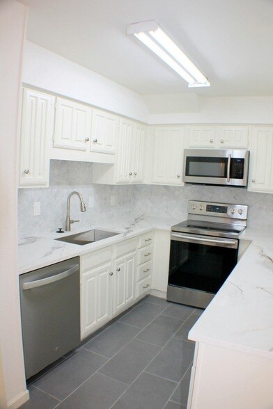 Building Photo - 5100 Allendale Rd