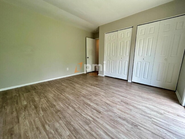 Building Photo - 5331 Aspen Ave