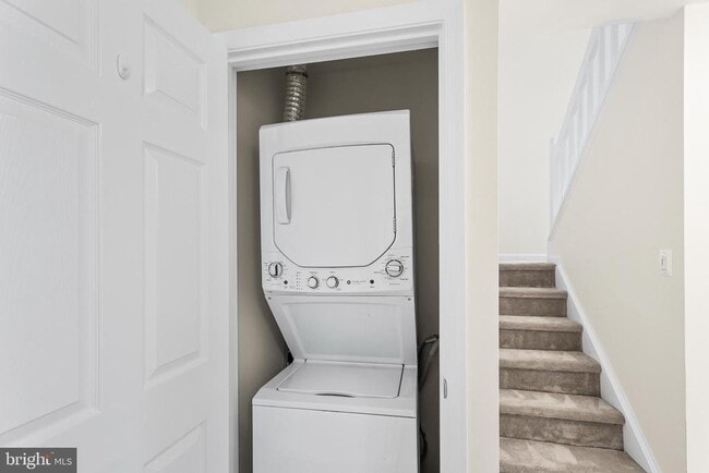 Building Photo - 7006 Ellingham Cir