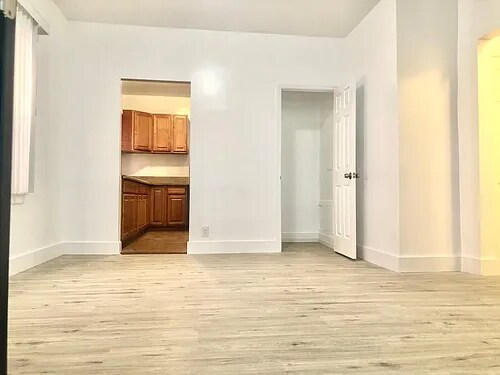 Building Photo - 121 N New Hampshire Ave