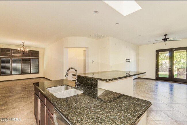Building Photo - 3806 E Sunstream Way