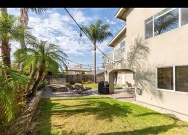 Building Photo - Beautiful 4BD Home in BAY PARK with Attach...