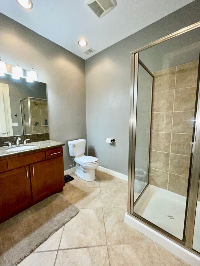 Building Photo - Stunning 2-Bed, 2-Bath Condo for Rent – Pr...