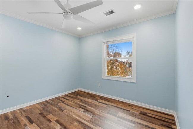 Building Photo - Charming 3-Bedroom Ranch in a Convenient L...