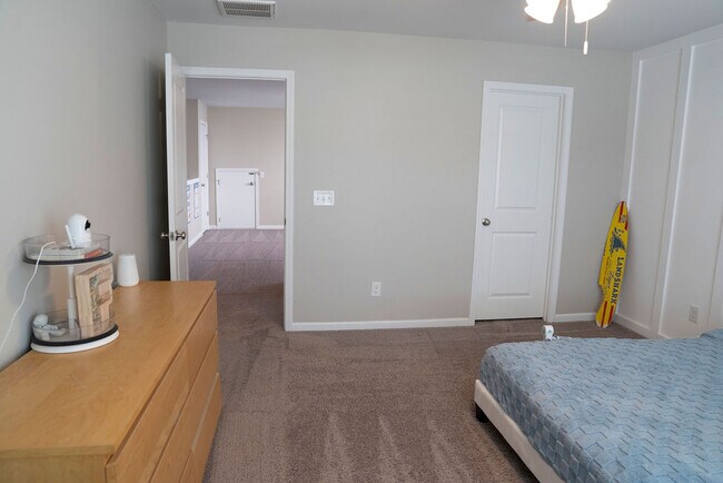 Building Photo - 114 Great Bend Dr