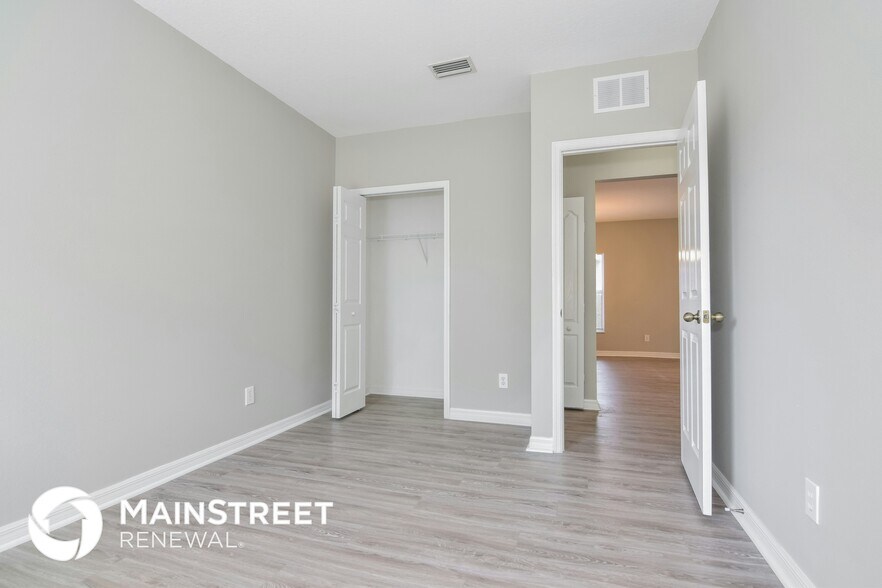 Building Photo - 1711 31st Ave E