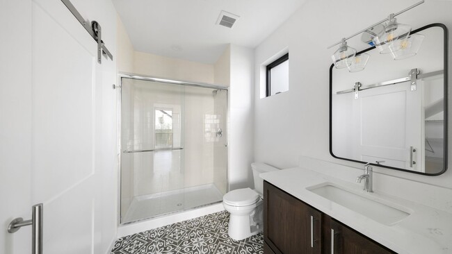 Building Photo - New Construction - 2 Bed 3 Bath - High-Eff...