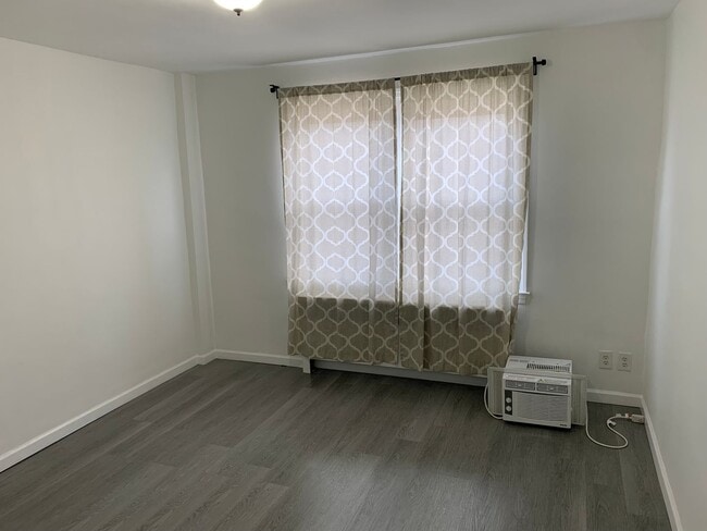Building Photo - Renovated 3 bed 1 bath house for rent