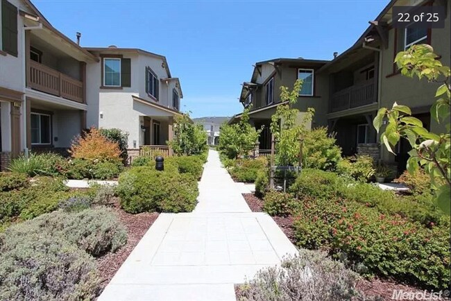 Building Photo - The Crossing at Eden Shore - Community! Large 2 Bedroom, 2.5 Bath Townhome for Lease.