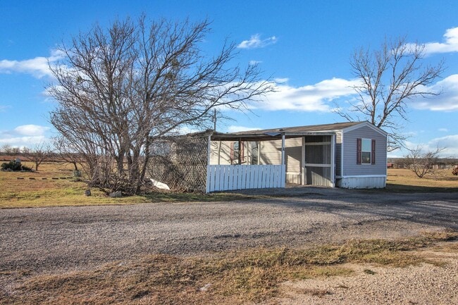 Building Photo - 1310 FM 487