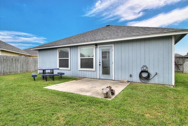 Building Photo - 2409 Gold Star Dr