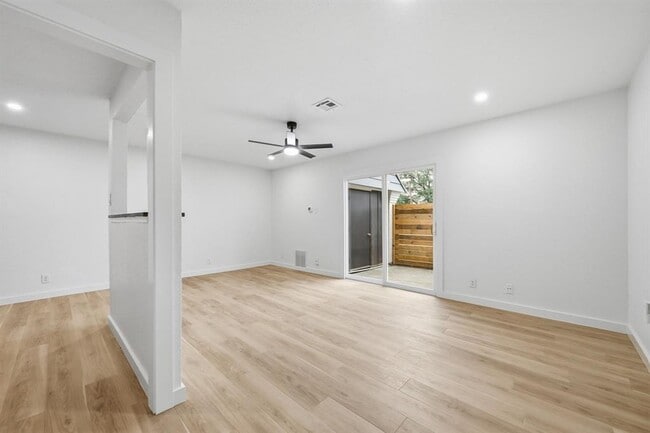 Building Photo - 4908 West Gate Blvd