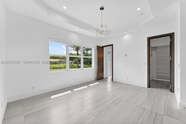 Building Photo - 2400 SW 112th Ave